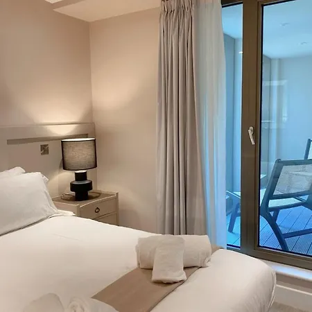 The Retreat At Ryedale House شقة يورك